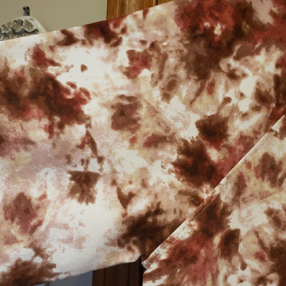 Cato Tie-Dye Sweatshirt in Brown and Cream - Picture 6 of 8